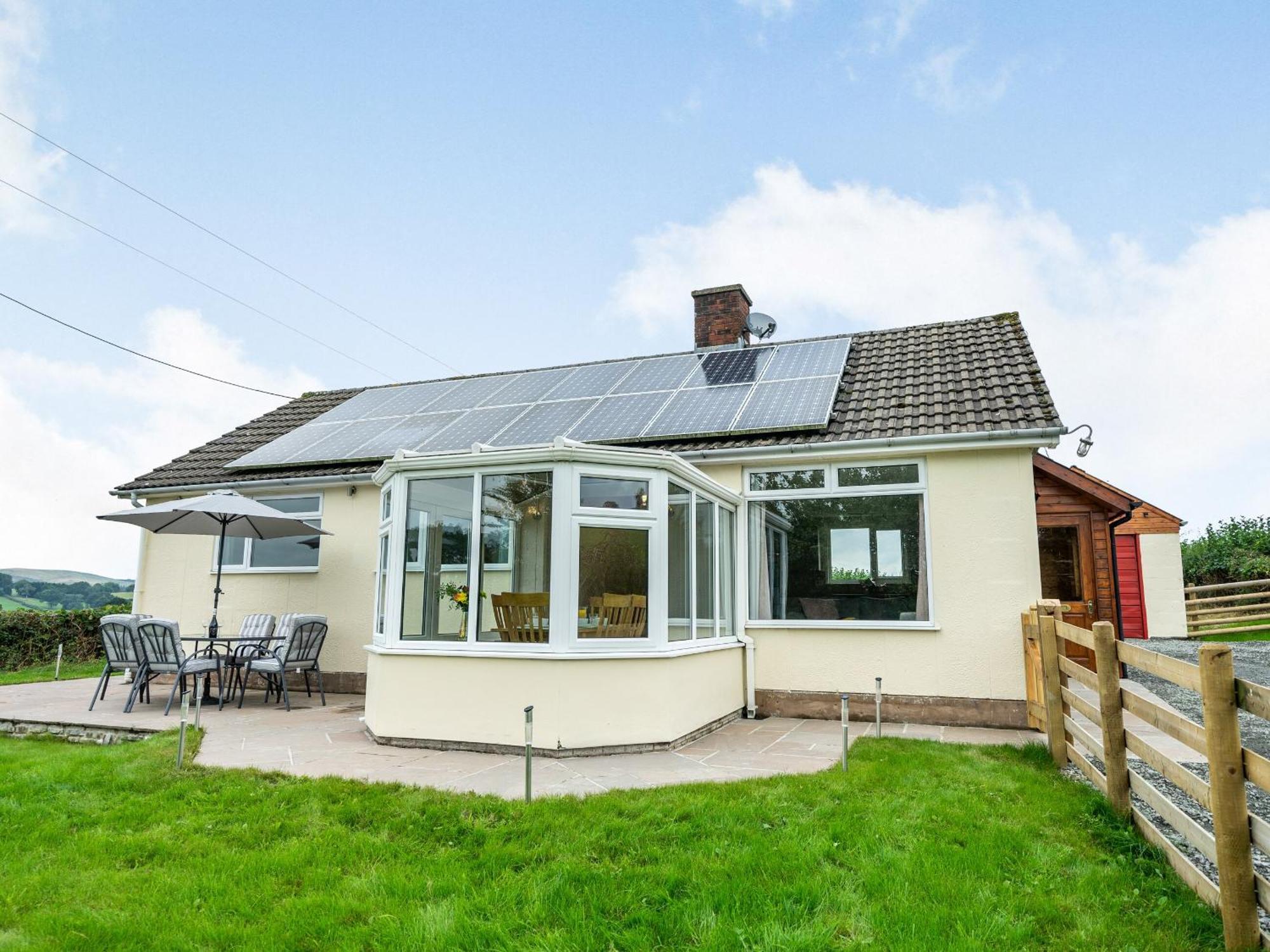Meadowcroft Villa Bettws Disserth Exterior foto