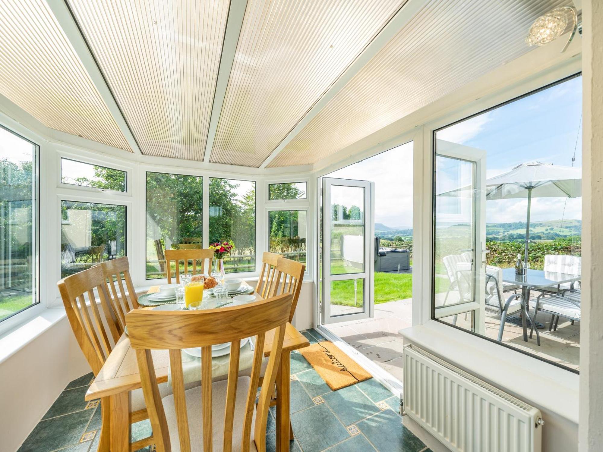Meadowcroft Villa Bettws Disserth Exterior foto